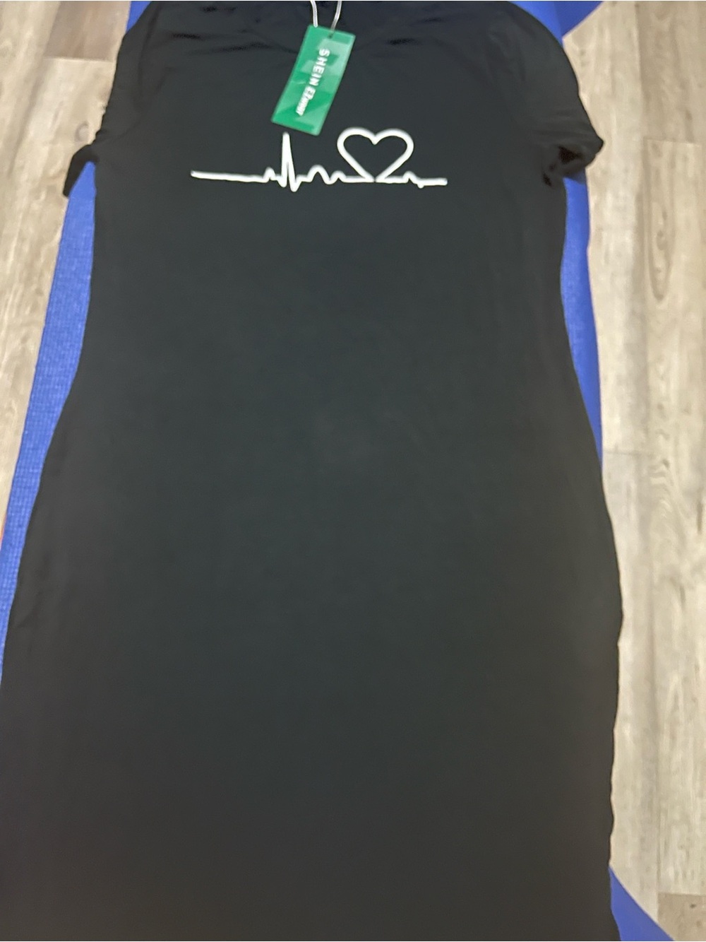 SHEIN Black Nightdress with White Heartbeat Graphic